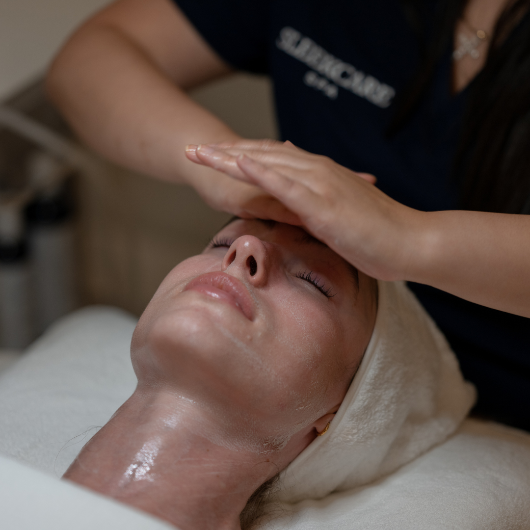SleekCare Valmont Lifting Facial
