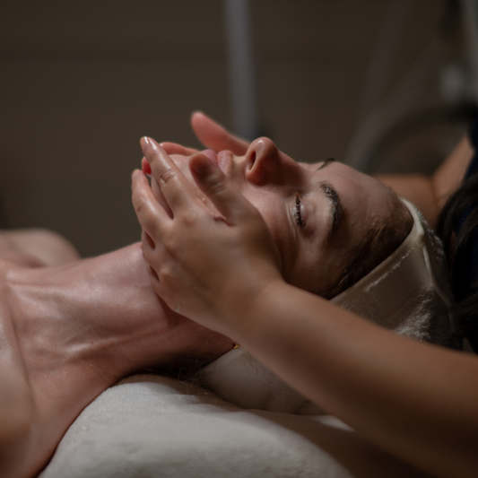 SleekCare Luxe Facial - 90 mins